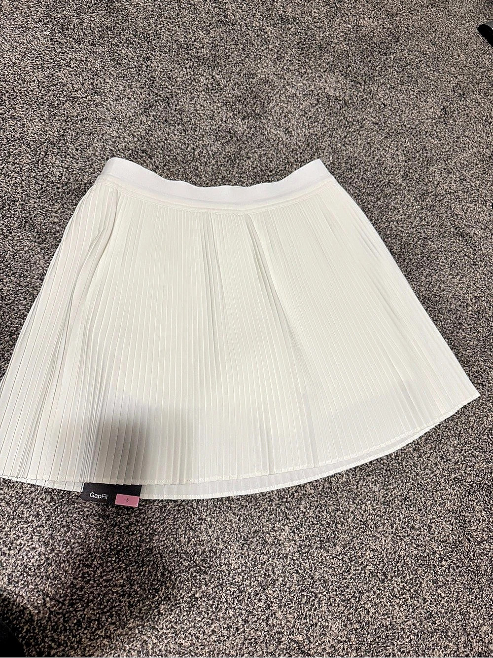 NWT GapFit Pleated Exercise Skort Pleated A-Line Skirt in White Size Small
